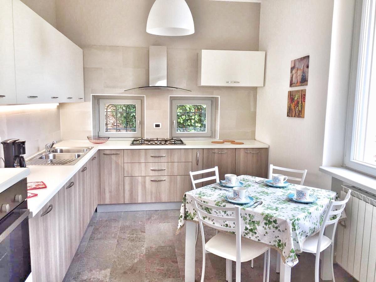 Oleandro 2 Apartment In Villa Cerutti Mergozzo Buitenkant foto